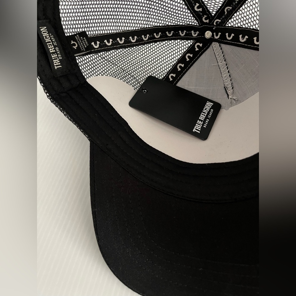 True Religion 5 Panel 3D Embroidered Logo Outline hat - Picture 9 of 10